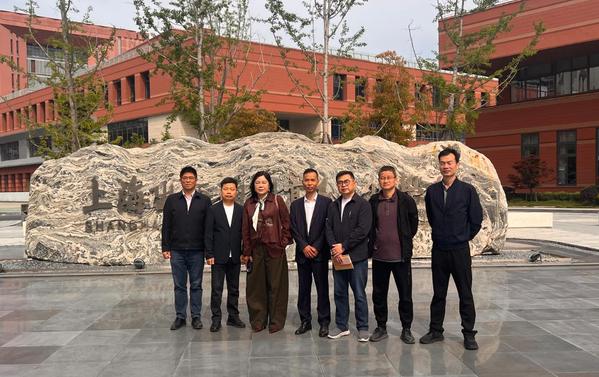 亚洲城登录界面制造有限公司出访上海出版印刷高等专科学校印刷包装工程系